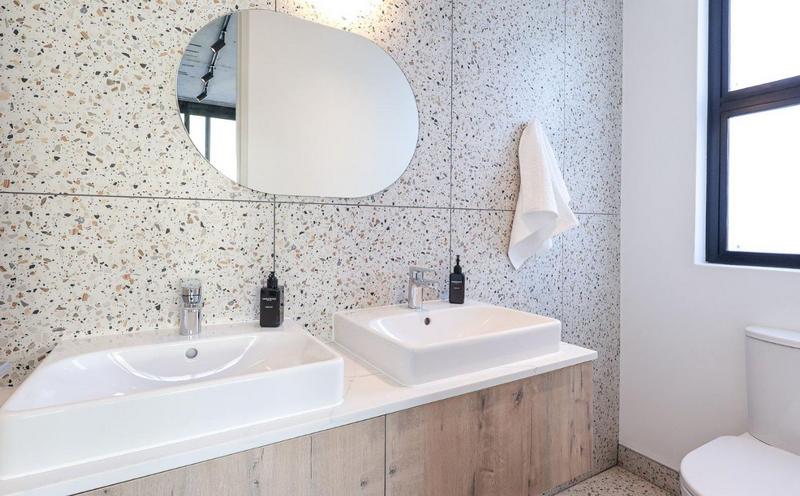 2 Bedroom Property for Sale in Sea Point Western Cape